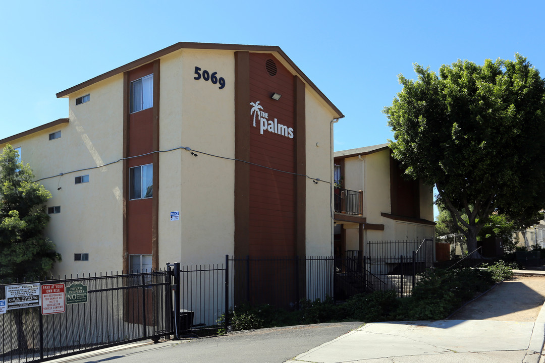 The Palms in San Diego, CA - Foto de edificio