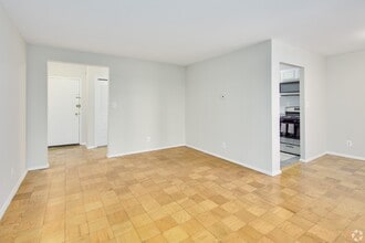 Finian's Court Apartments in Lanham, MD - Building Photo - Building Photo