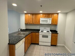 24 Queensberry St in Boston, MA - Building Photo - Building Photo