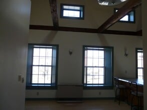 165 Main St in Vergennes, VT - Foto de edificio - Building Photo