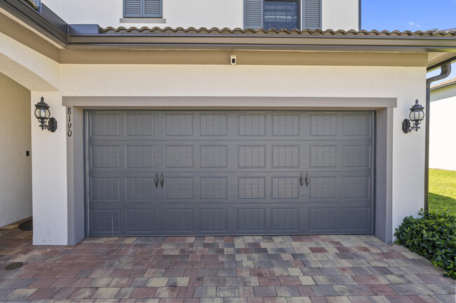 8190 Cinch Way in Greenacres, FL - Building Photo - Building Photo