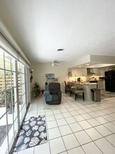 266 NE Wavecrest Way in Boca Raton, FL - Building Photo - Building Photo