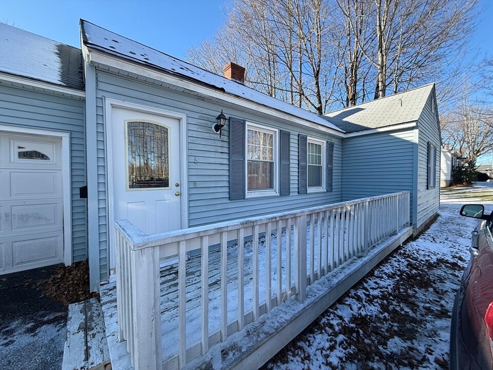 6 Greenville St in Spencer, MA - Building Photo