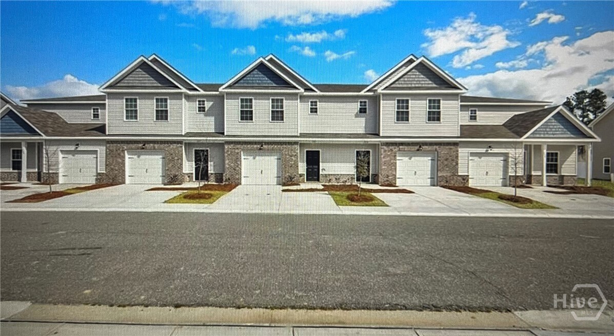 325 Gov Gwinnett Way in Pooler, GA - Building Photo