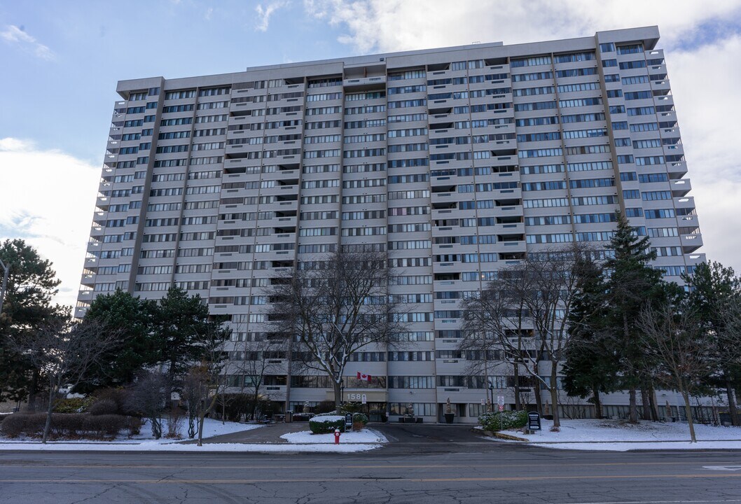 1580 Mississauga Vly Blvd in Mississauga, ON - Building Photo