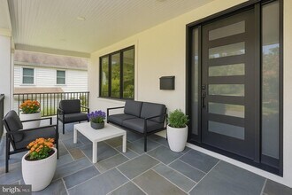 7807 Winterberry Pl in Bethesda, MD - Building Photo - Building Photo