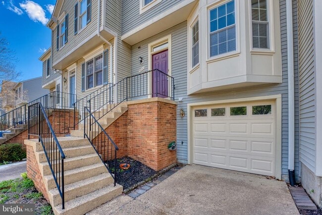 5847 Watermark Cir in Centreville, VA - Building Photo - Building Photo