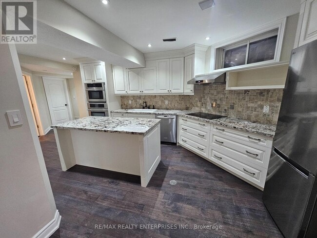 50 Indian Valley Trail in Mississauga, ON - Building Photo - Building Photo