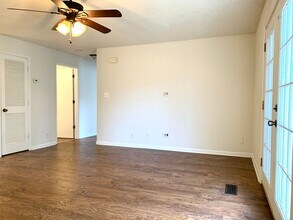 402 Jack Miller Blvd in Clarksville, TN - Building Photo - Building Photo