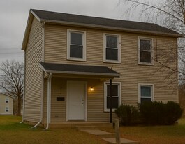 302 S Yellow Springs St in Springfield, OH - Building Photo