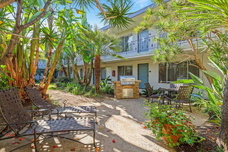 Hope Ranch in Santa Barbara, CA - Foto de edificio - Building Photo