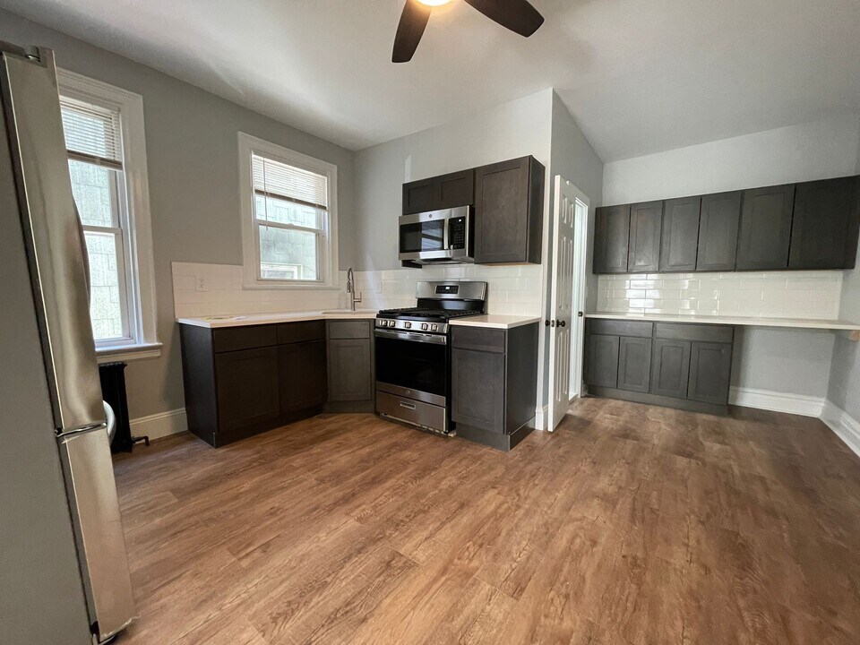 275 Liberty Ave, Unit 1 in Jersey City, NJ - Building Photo