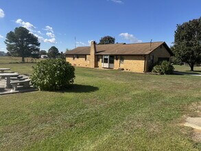 380 Co Rd 152 in Section, AL - Building Photo - Building Photo