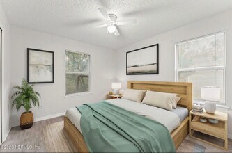 1543 Brook Forest Dr in Jacksonville, FL - Foto de edificio - Building Photo