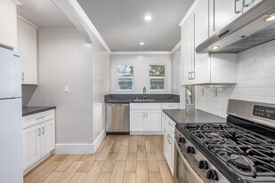 411-417 Walnut Ave in Long Beach, CA - Building Photo