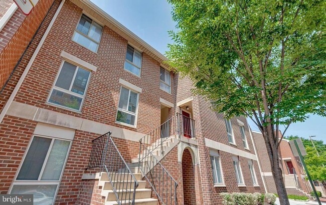 property at 632 S Charles St