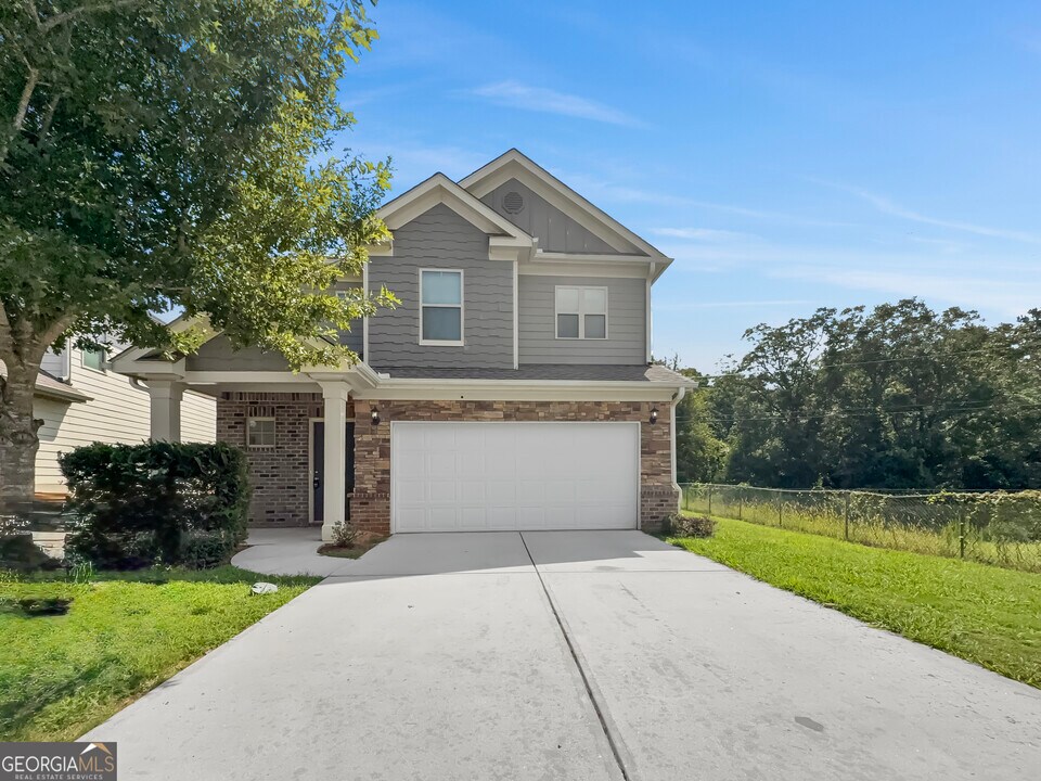 140 Daisy Cir in Mcdonough, GA - Building Photo
