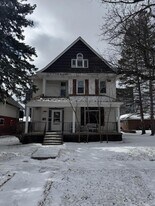 2412 E 4th St in Superior, WI - Building Photo