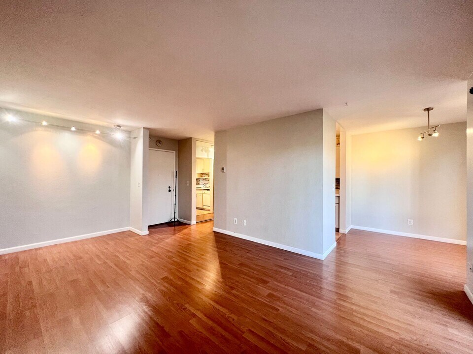 3 Commodore Dr in Emeryville, CA - Building Photo