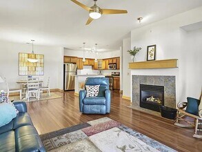 8253 Mayo Dr, Unit 204 in Madison, WI - Building Photo - Building Photo