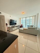 79 SW 12th St, Unit 1508 in Miami, FL - Building Photo