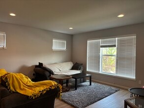 631 Hillcrest Dr in Waunakee, WI - Building Photo - Building Photo