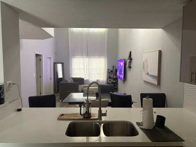 214 City View Dr in Fort Lauderdale, FL - Building Photo - Building Photo