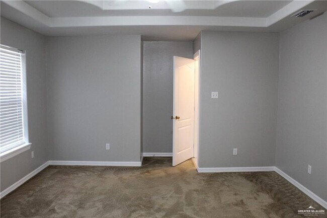 15 Umar Ave in McAllen, TX - Building Photo - Building Photo