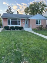 896 Webster Ln in Des Plaines, IL - Building Photo