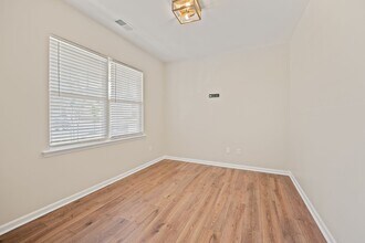 15011 Nichols Hall Dr in Charlotte, NC - Building Photo - Building Photo