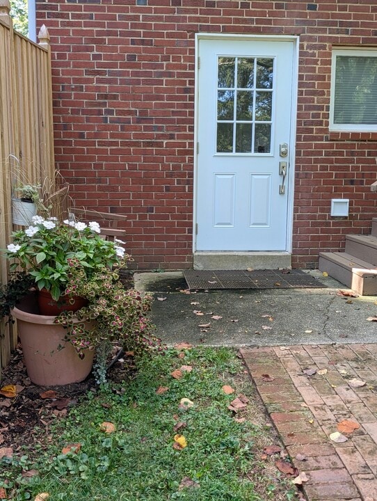 14519 Dowling Dr, Unit Unit 1 in Burtonsville, MD - Building Photo