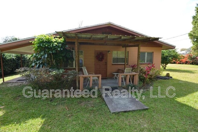property at 1435 E Boulevard St