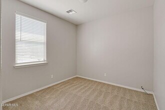1017 Vernon L Butler Pl in Horizon City, TX - Building Photo - Building Photo