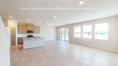 5269 Grove Mill Loop in Bradenton, FL - Building Photo - Building Photo