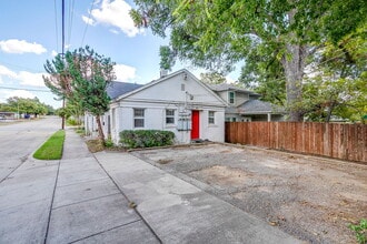 1600 Belle Pl, Unit West in Fort Worth, TX - Foto de edificio - Building Photo