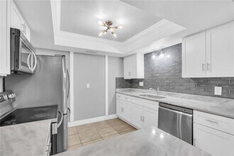 2006 S Beneva Rd in Sarasota, FL - Building Photo - Building Photo