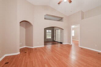 10500 Mira Lago Ln, Unit 4135-10 R in Clermont, FL - Foto de edificio - Building Photo