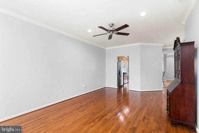 property at 2900 Lomond Pl