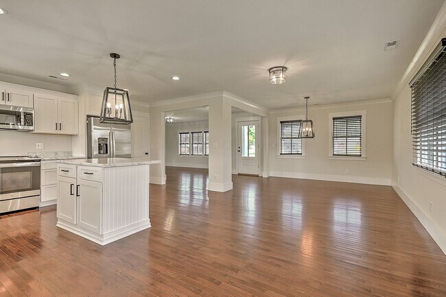 403 Silver Lake Rd in Church Hill, TN - Building Photo - Building Photo