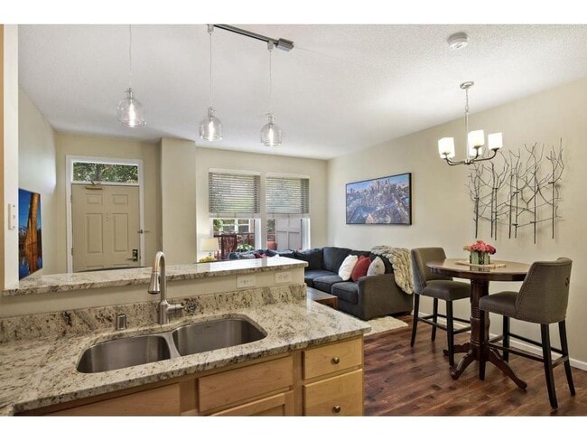 property at 580 N 2nd St