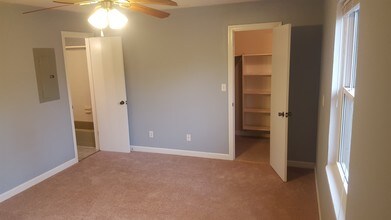 125 Avery St, Unit 8 in Greenville, NC - Building Photo - Building Photo