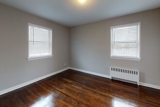 Watson Apartments in Elizabeth, NJ - Foto de edificio - Building Photo