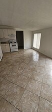 1944 Adams St in Hollywood, FL - Foto de edificio - Building Photo