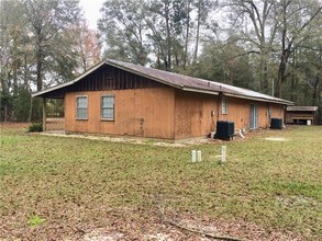 Bad Bobs Apartments Restaurant & Bar 1.0 acre in Robert, LA - Building Photo - Building Photo