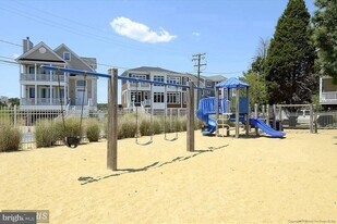 1330 Washington Dr in Annapolis, MD - Building Photo