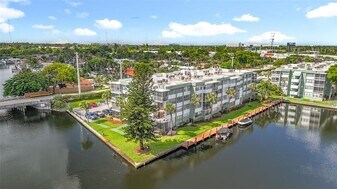 2741 Taft St in Hollywood, FL - Building Photo