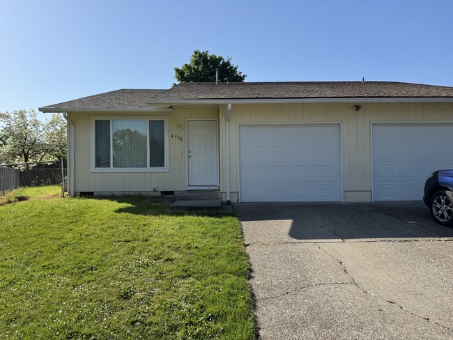 4898 Chinook Ct SE