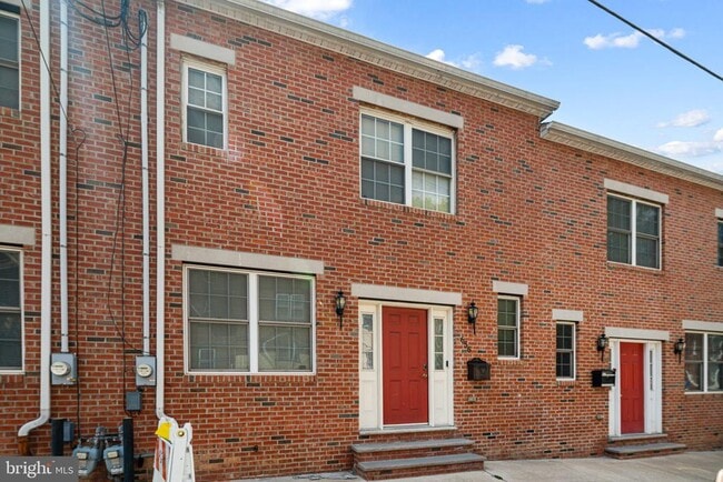 property at 656 N 8th St