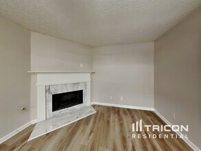 6629 Rebecca Lou Ln in Lithonia, GA - Building Photo - Building Photo