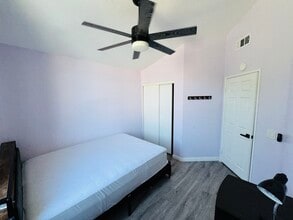 13661 Kings Canyon Ct in Fontana, CA - Building Photo - Building Photo